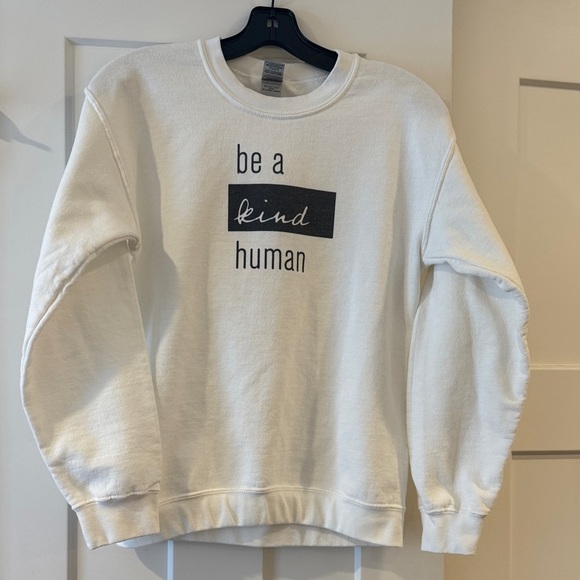 Gildan Tops - Gildan “Be A Kind Human” White Crewneck Sweatshirt, Size Small